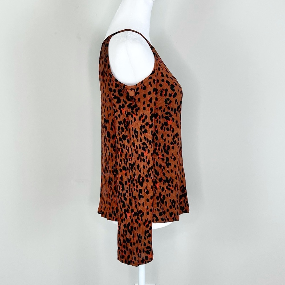 Cold Shoulder Top - Picture 4 of 16